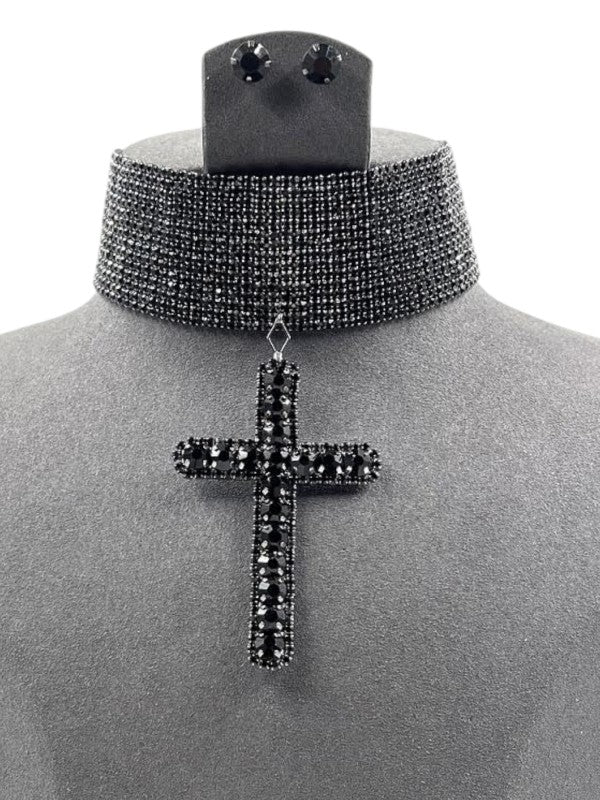 Choker Necklace Set with Rhinestone Cross Pendant – Trendy Statement Jewelry